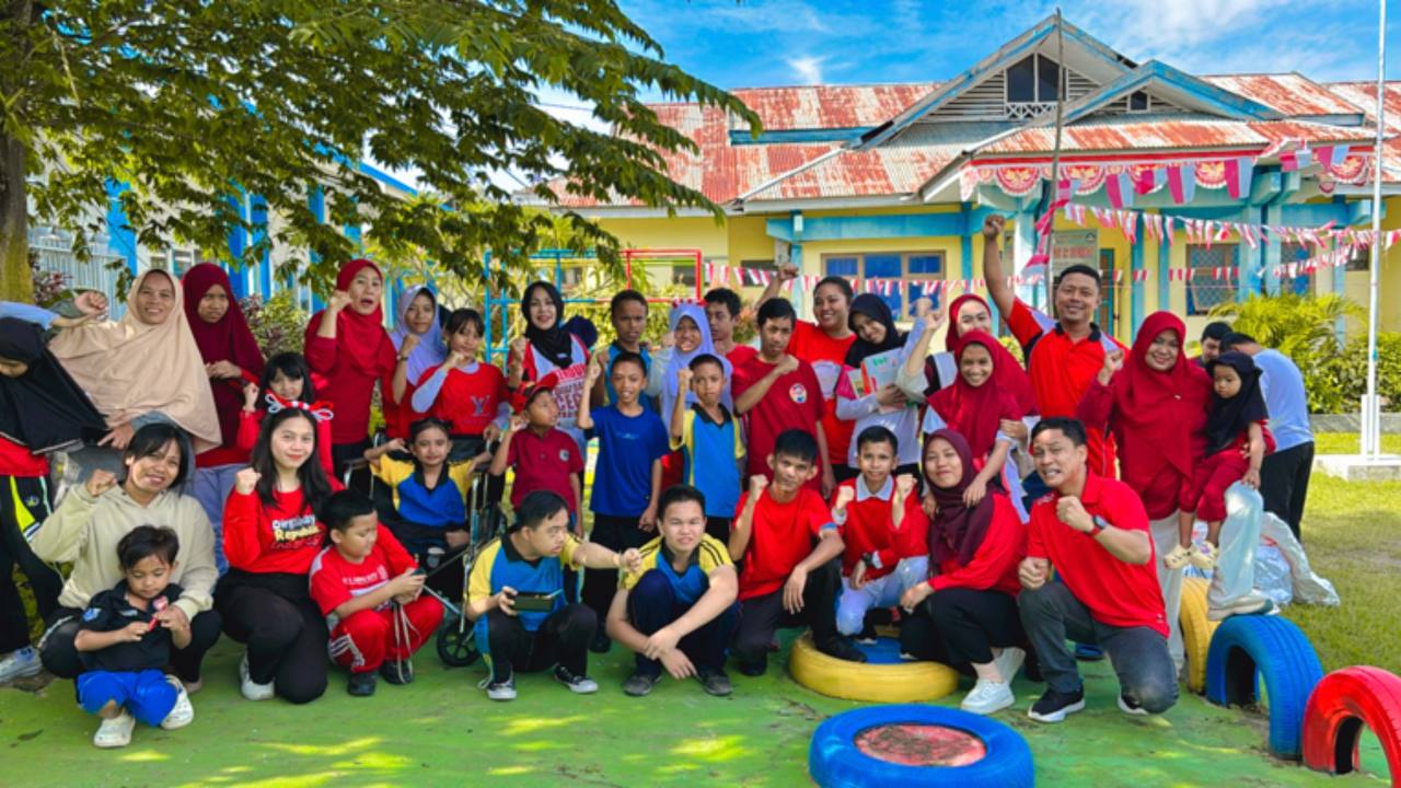 Semangat Merdeka 17 Agustus Kemerdekaan Indonesia yang Ke 80 Tahun dengan lomba Antar Guru dan Siswa di SLB Negeri 2 Palu